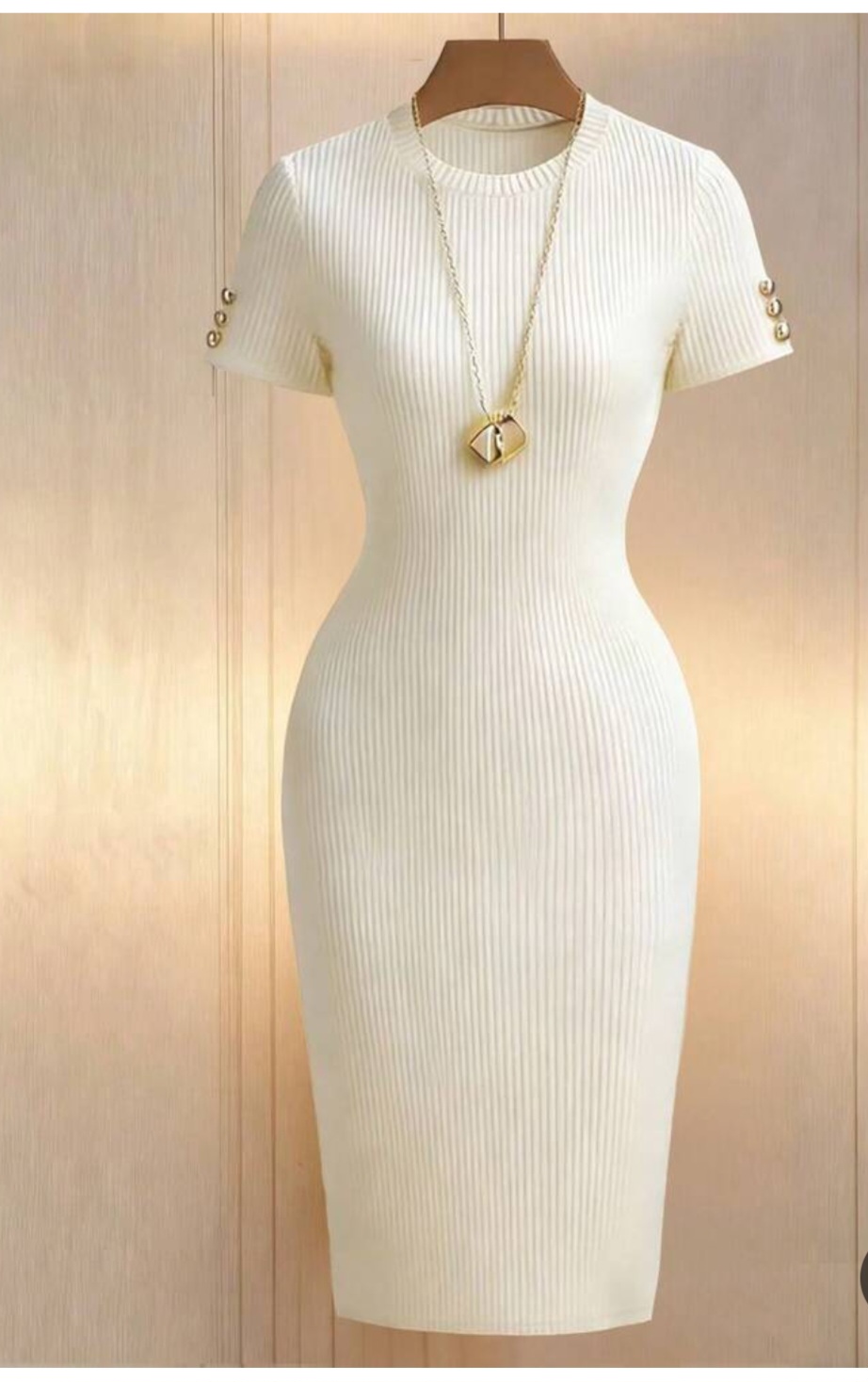 דוגמנית יוקרתית בסטודיו — אחרי עיבוד AURA